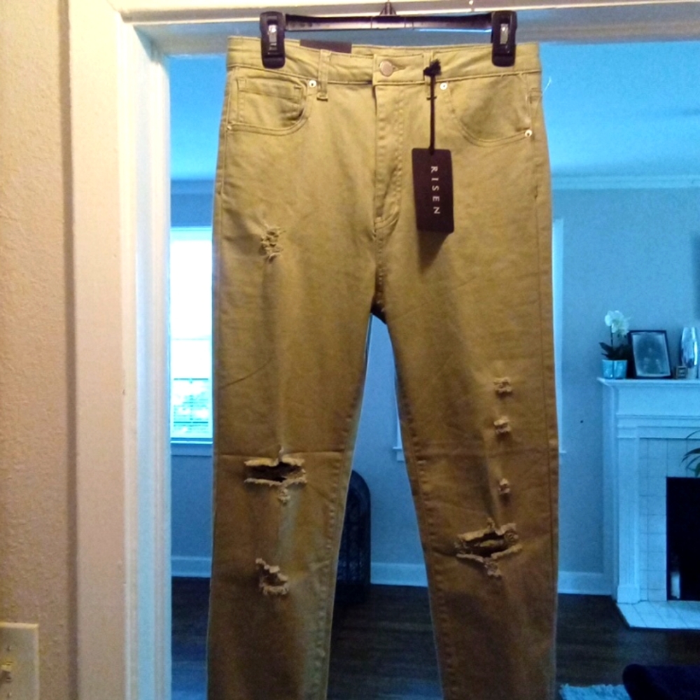 Distressed Skinny Jean